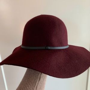Maroon floppy felt hat